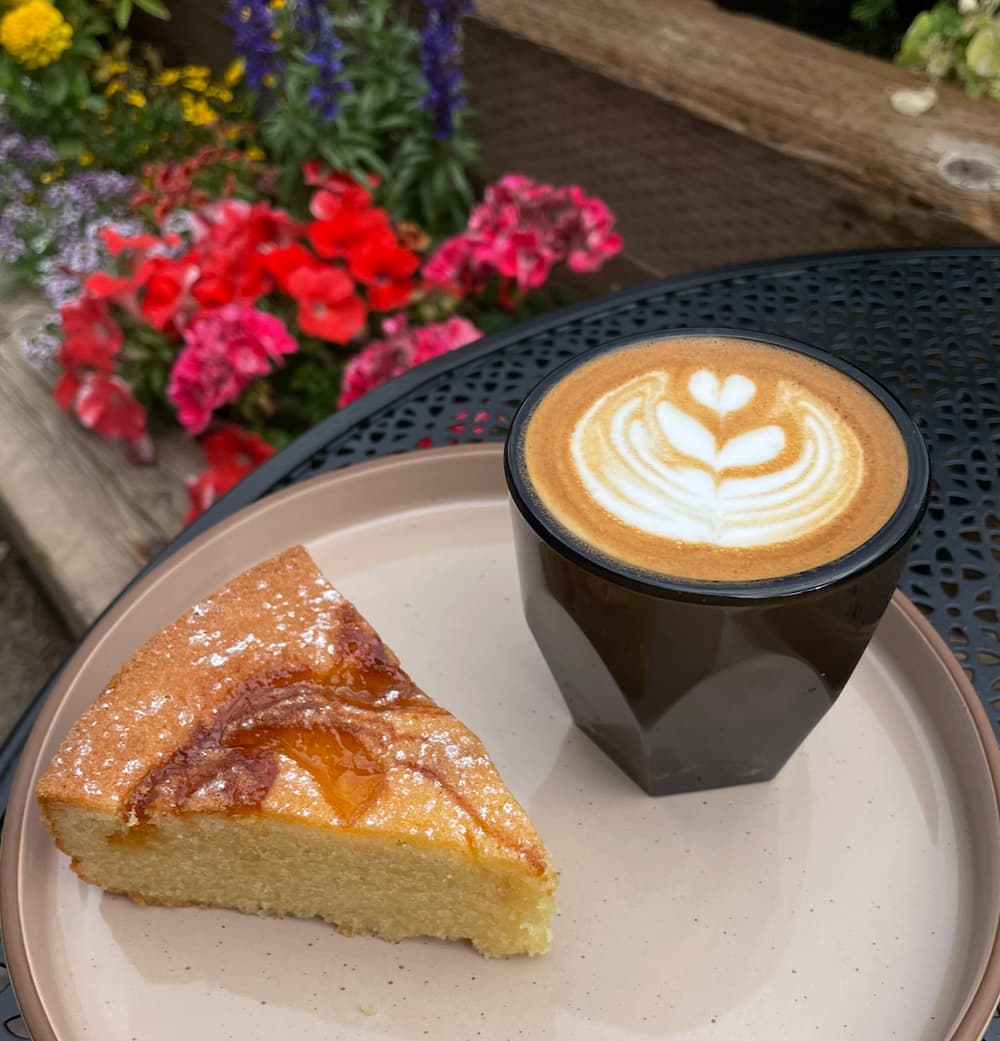 Cortado on patio